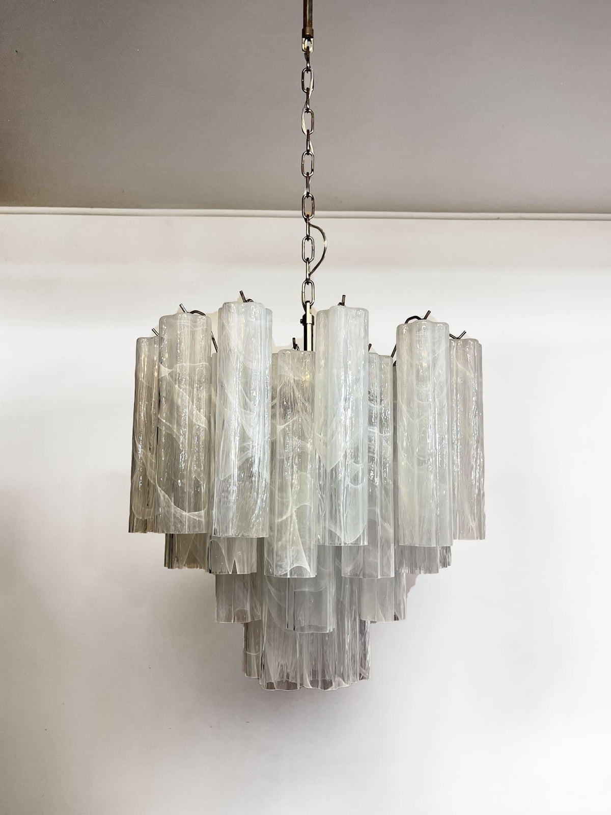 Murano Chandelier – 36 tubes – Alabaster white - Zelno Lighting