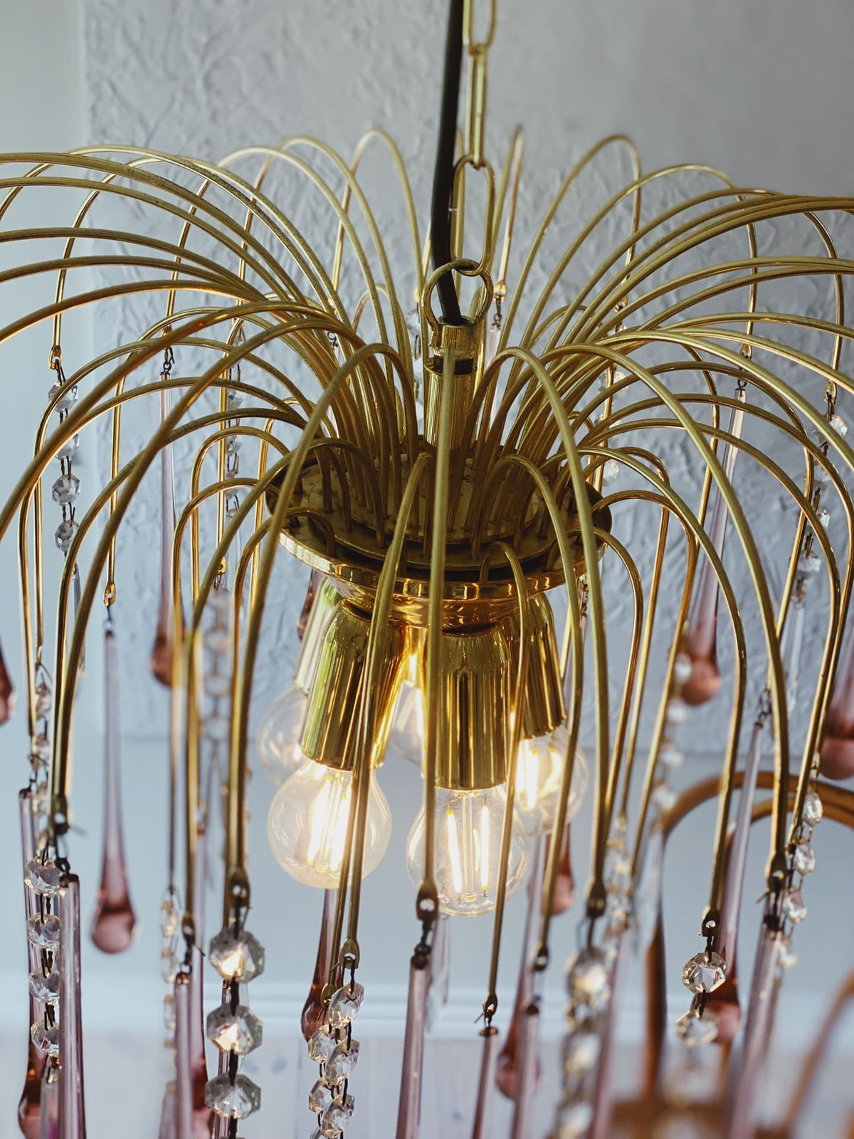 Vintage – Murano Teardrops Chandelier – 70s – Pink prisms - Zelno Lighting
